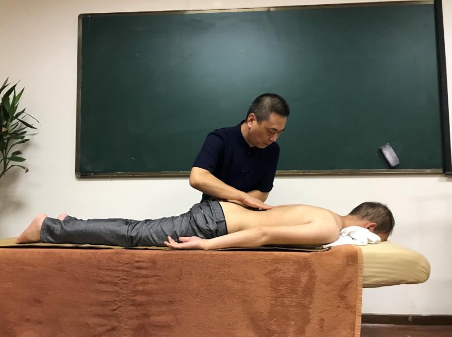 氣血不足提前衰老，揉按這個穴位作用大！